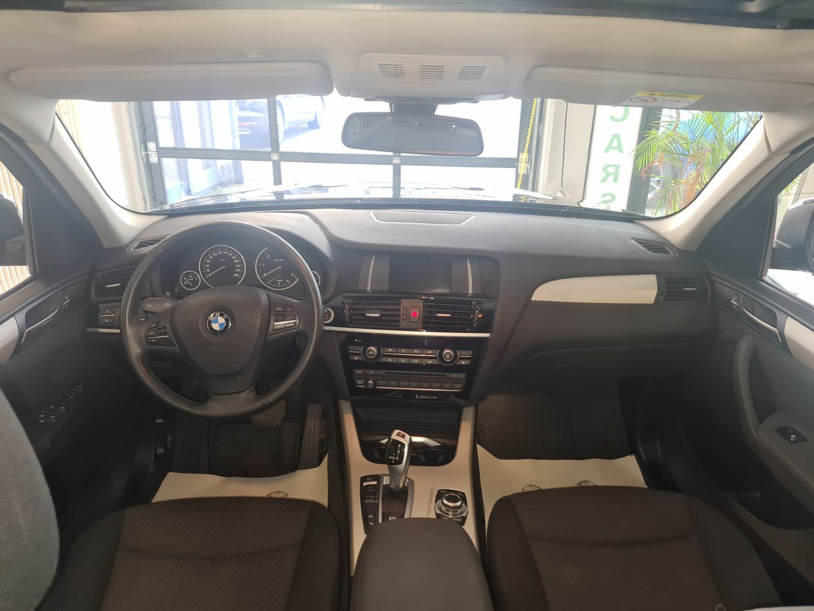 Fahrzeugabbildung BMW X3 xDrive 20 d Advantage / 1. Hand / PANO /