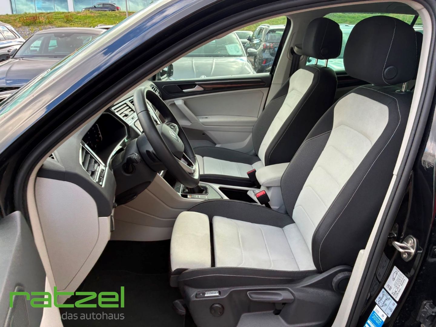 Fahrzeugabbildung Volkswagen Tiguan Elegance 2.0 TDI 7-Gang-DSG