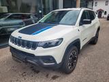 Jeep Compass Trailhawk Plug-In Hybrid 4WD - Jeep Compass Trailhawk mit Hybrid-Antrieb (Benzin/Elektro)