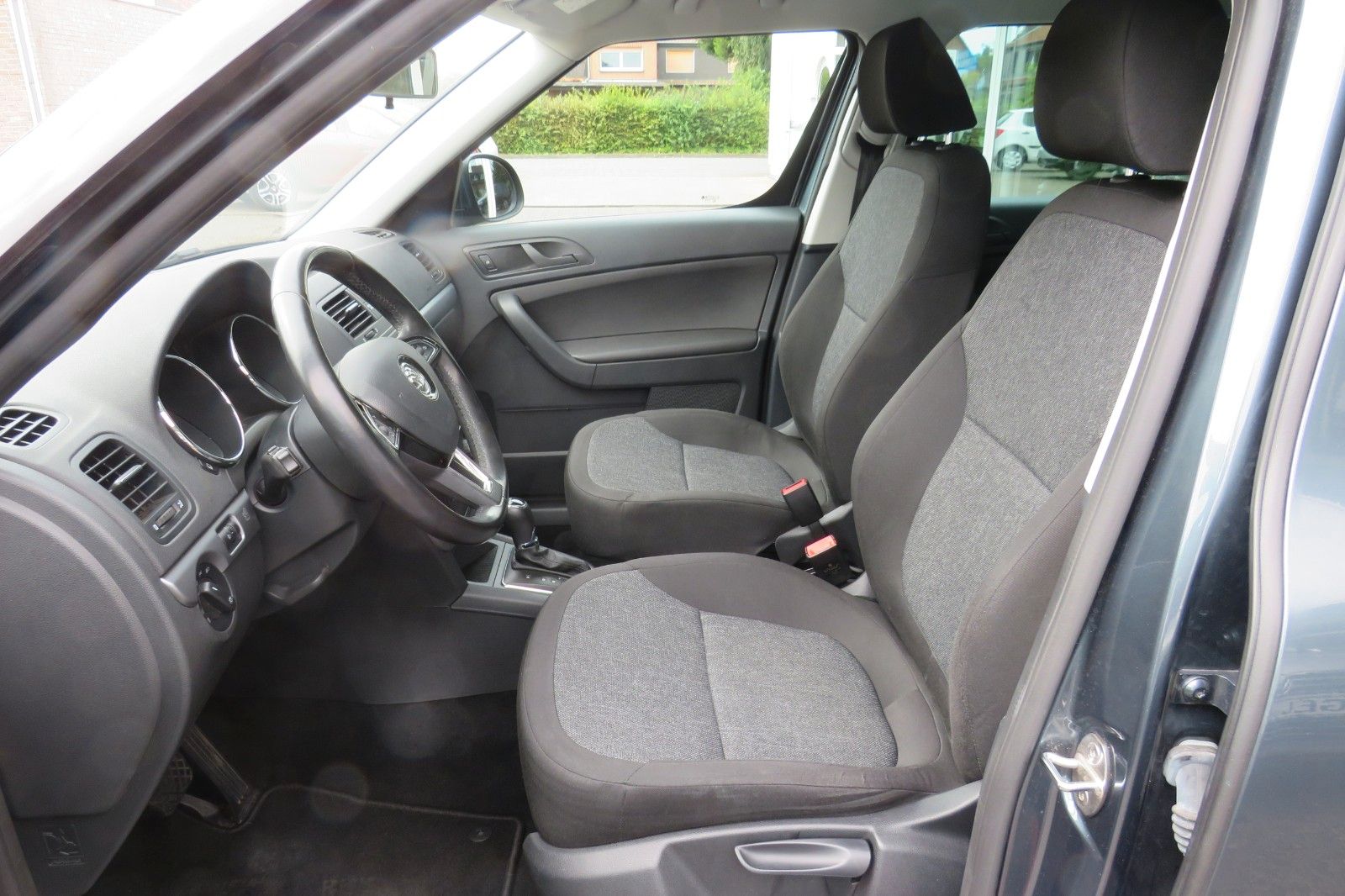Fahrzeugabbildung SKODA Yeti Cool Edition TSI DSG AHK PDC GRA 1.HAND