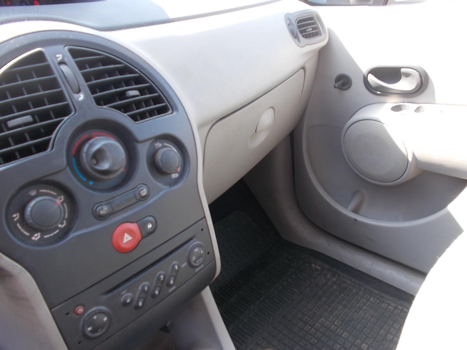 Renault Modus 2006 — photo 29