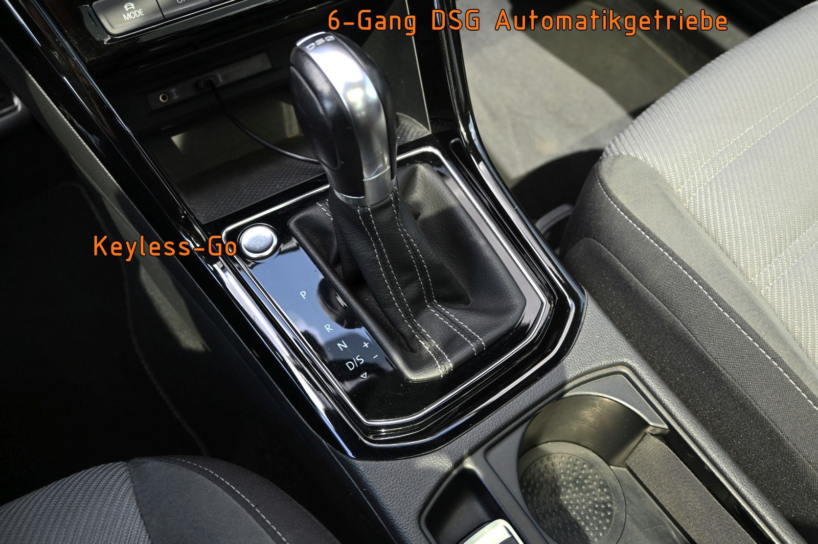 Fahrzeugabbildung Volkswagen Touran 2.0 TDI DSG R-Line °ACC°AHK°PANORAMA°KAM°