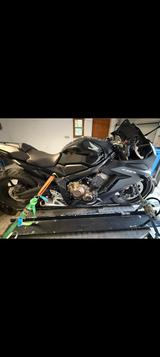 Honda CBR 650r Unfall-Motorrad EZ 2023 - HONDA MOTO