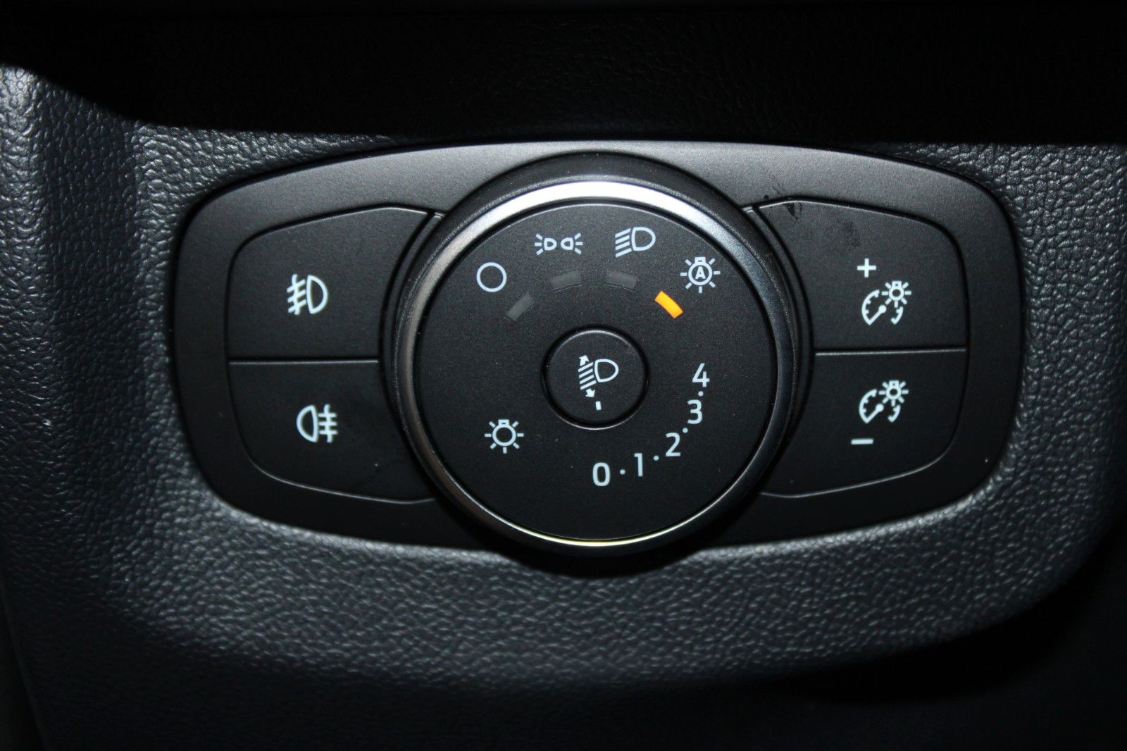 Fahrzeugabbildung Ford Transit Courier BEV TREND Klima Winter Fahrerass