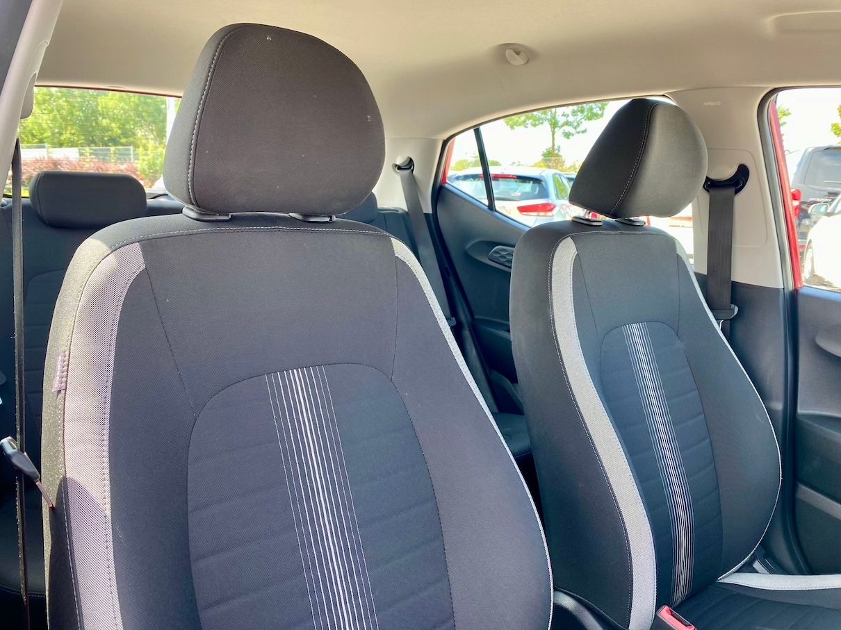 Fahrzeugabbildung Hyundai i10 1.0 SHZ KLIMA ALLWETTERREIFEN PDC RADIO USB