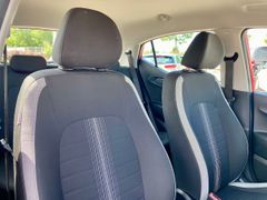 Fahrzeugabbildung Hyundai i10 1.0 SHZ KLIMA ALLWETTERREIFEN PDC RADIO USB