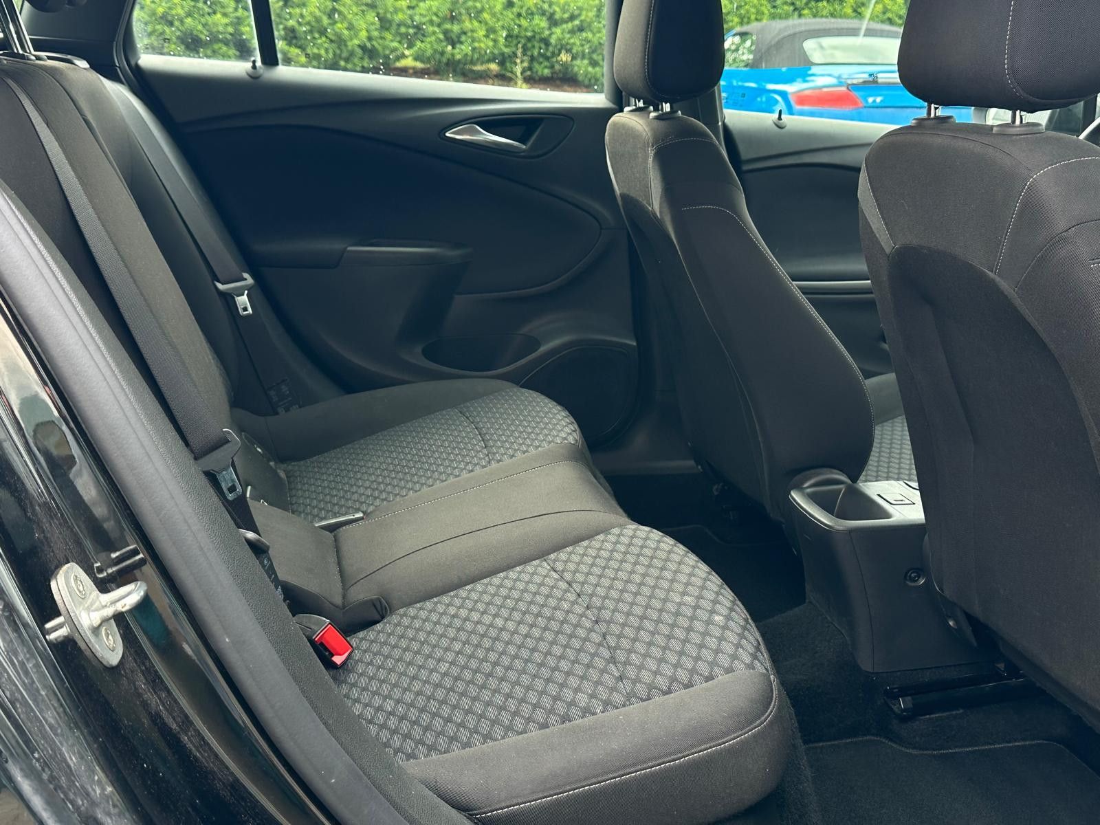 Fahrzeugabbildung Opel Astra Business 1.5 CDTI LED+PDC+NAVI+TEMPO+MFL+