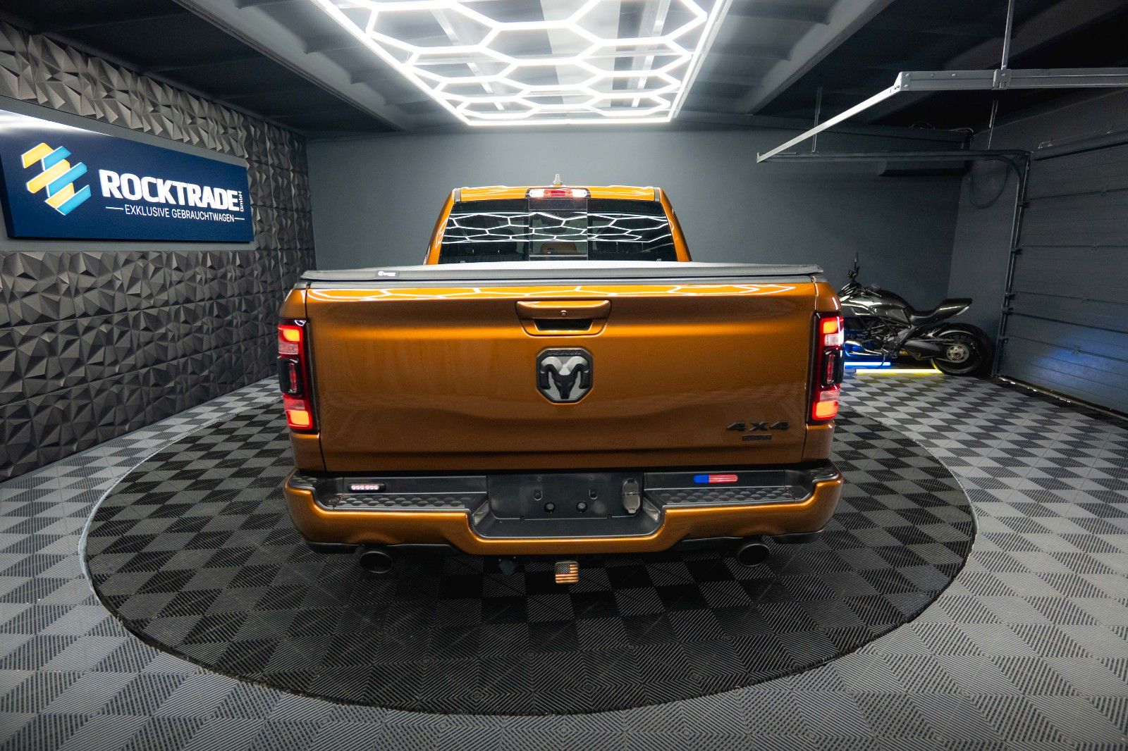 Fahrzeugabbildung Dodge RAM 5.7 V8 HEMI 4x4 COPPERHEAD Offroad LONGBED