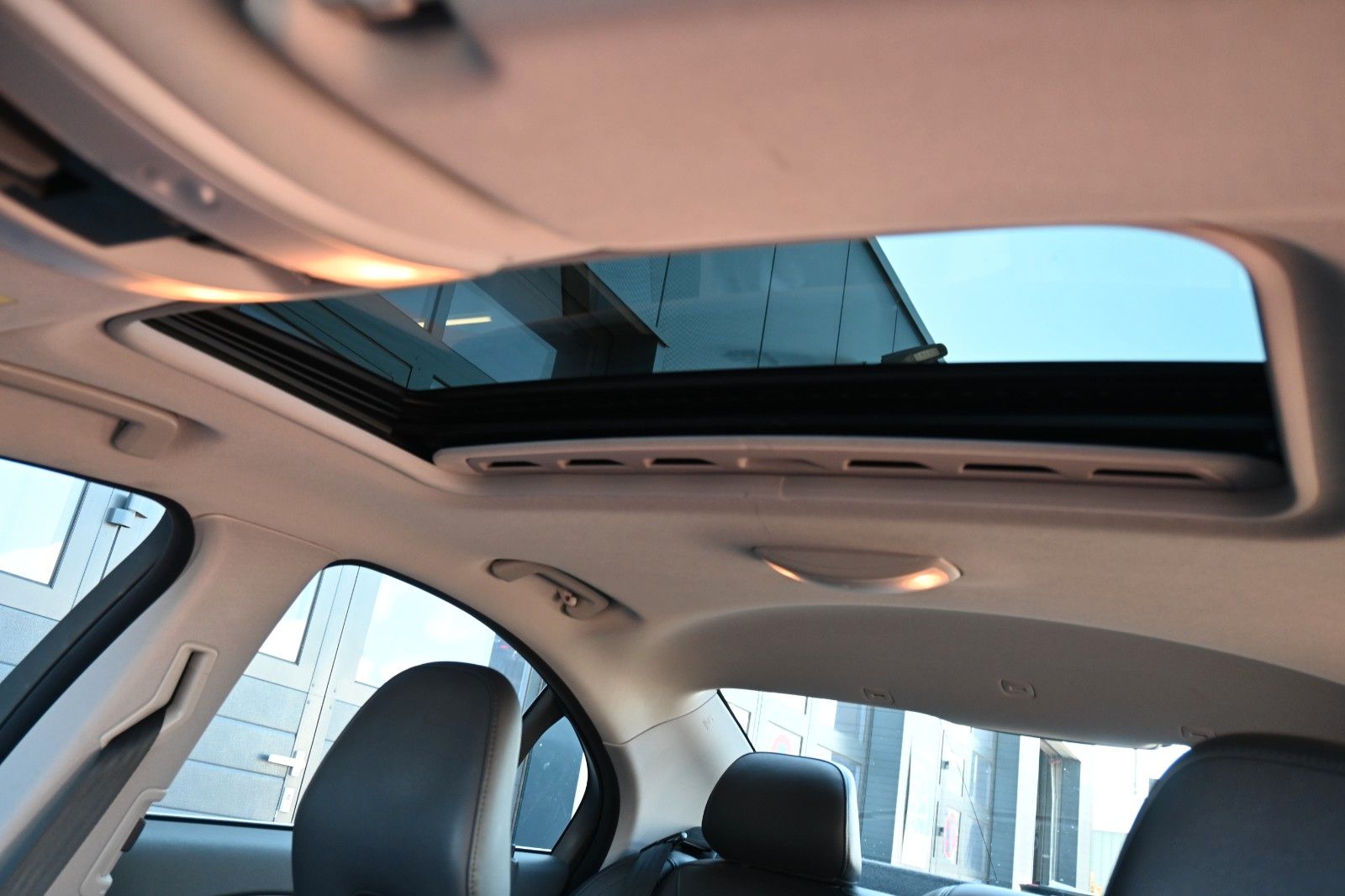 Fahrzeugabbildung Volvo S80 D4 Mom*AT*ACC*NAV*SITHZ*PANO*XEN*Top