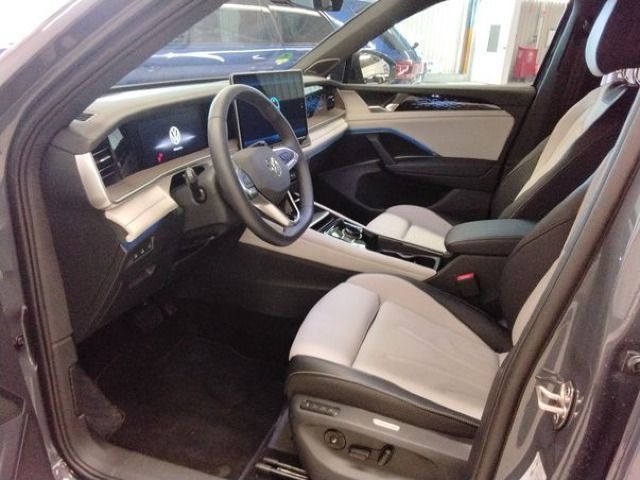 Volkswagen Tayron 1.5 eTSI Elegance StHz DCC HD-Matrix Pano foto 4