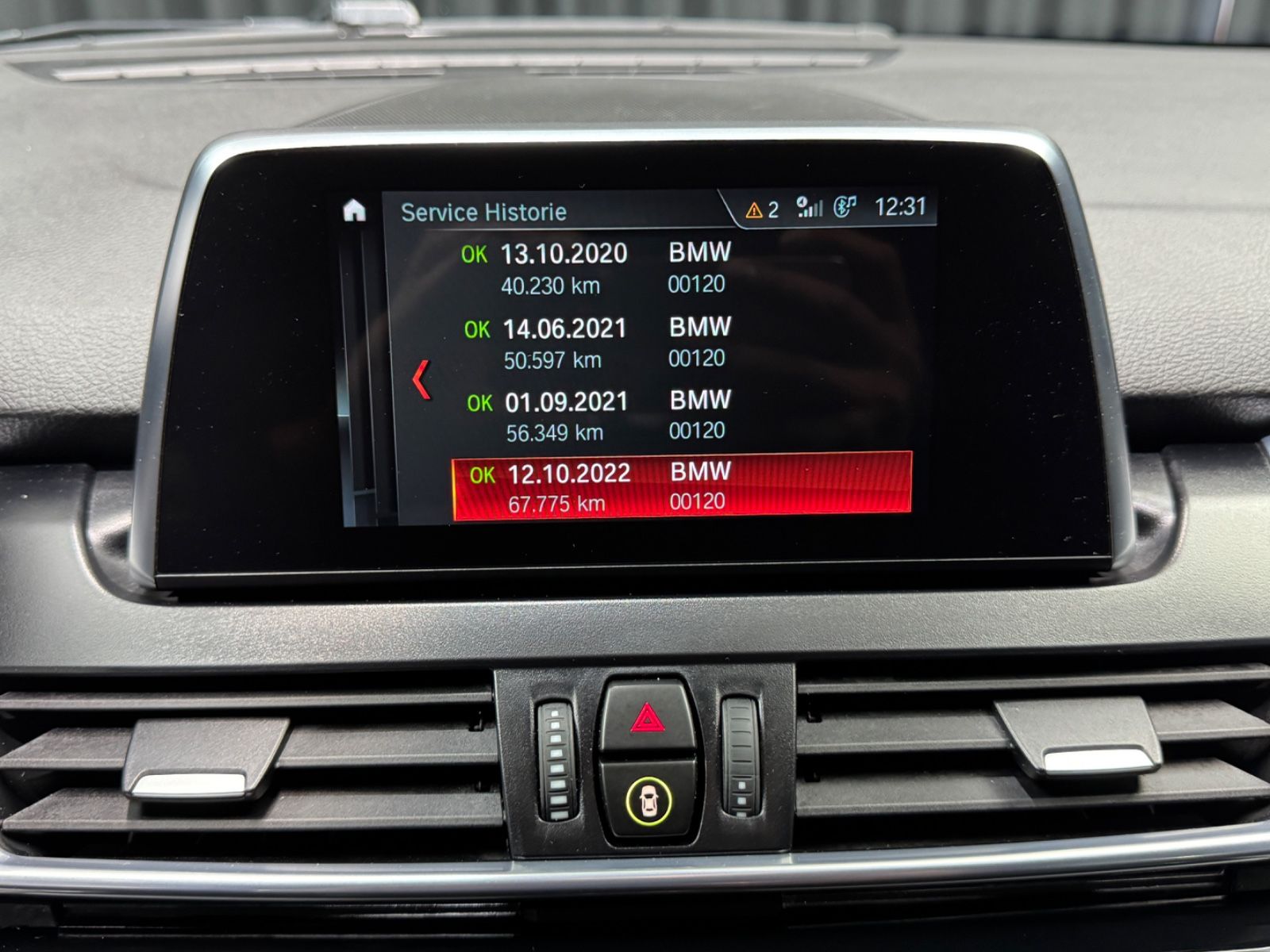 Fahrzeugabbildung BMW 220i Gran Tourer M Sport|AUTOMATIk|7-SITZER|NAVI