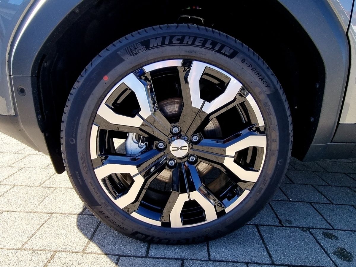 Fahrzeugabbildung Dacia Bigster Journey HYBRID 155