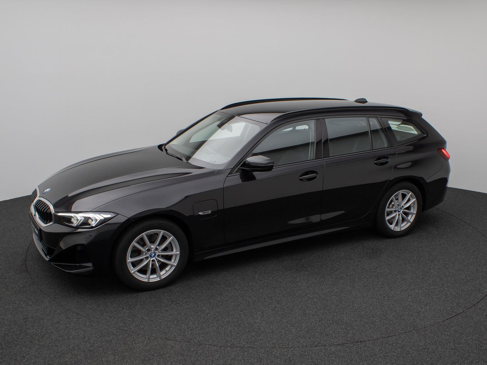 Fahrzeugabbildung BMW 330e DAB CockPit+ PDC LED Geschwindigkeitsreg