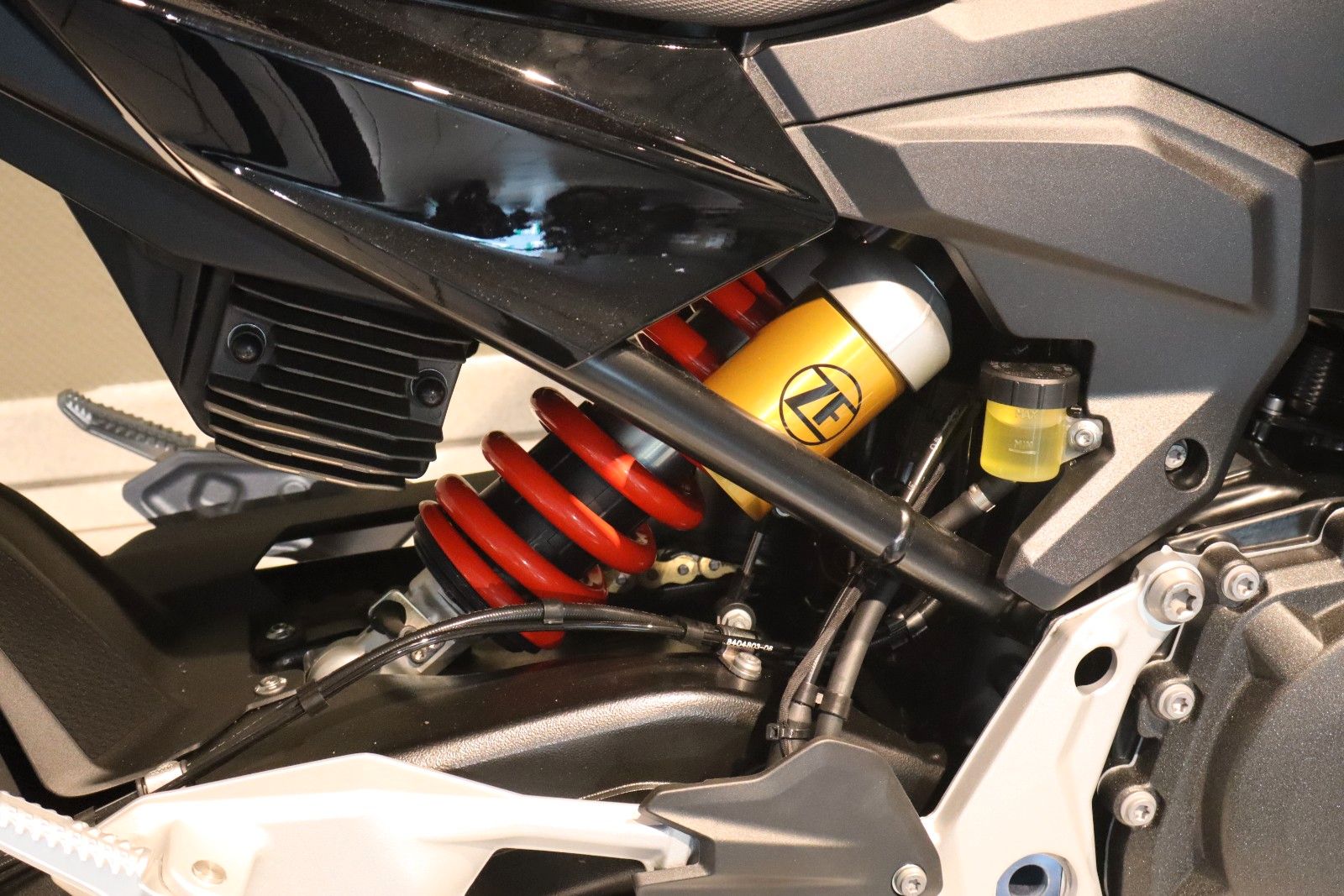 Fahrzeugabbildung BMW F 900 R A2