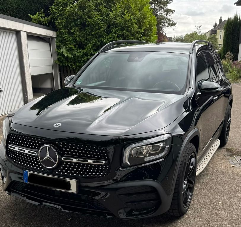 Image of Mercedes-Benz GLB 200