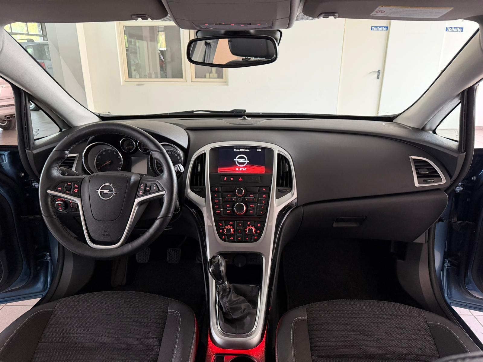 Opel Astra 2015 — photo 15