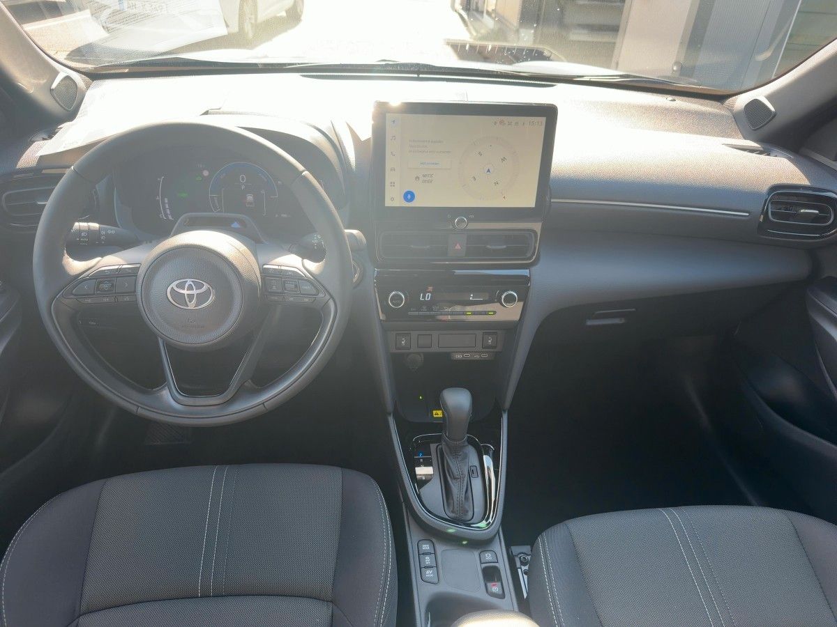Fahrzeugabbildung Toyota Yaris Cross 1,5 Hybrid Teamplayer *Technikpaket*