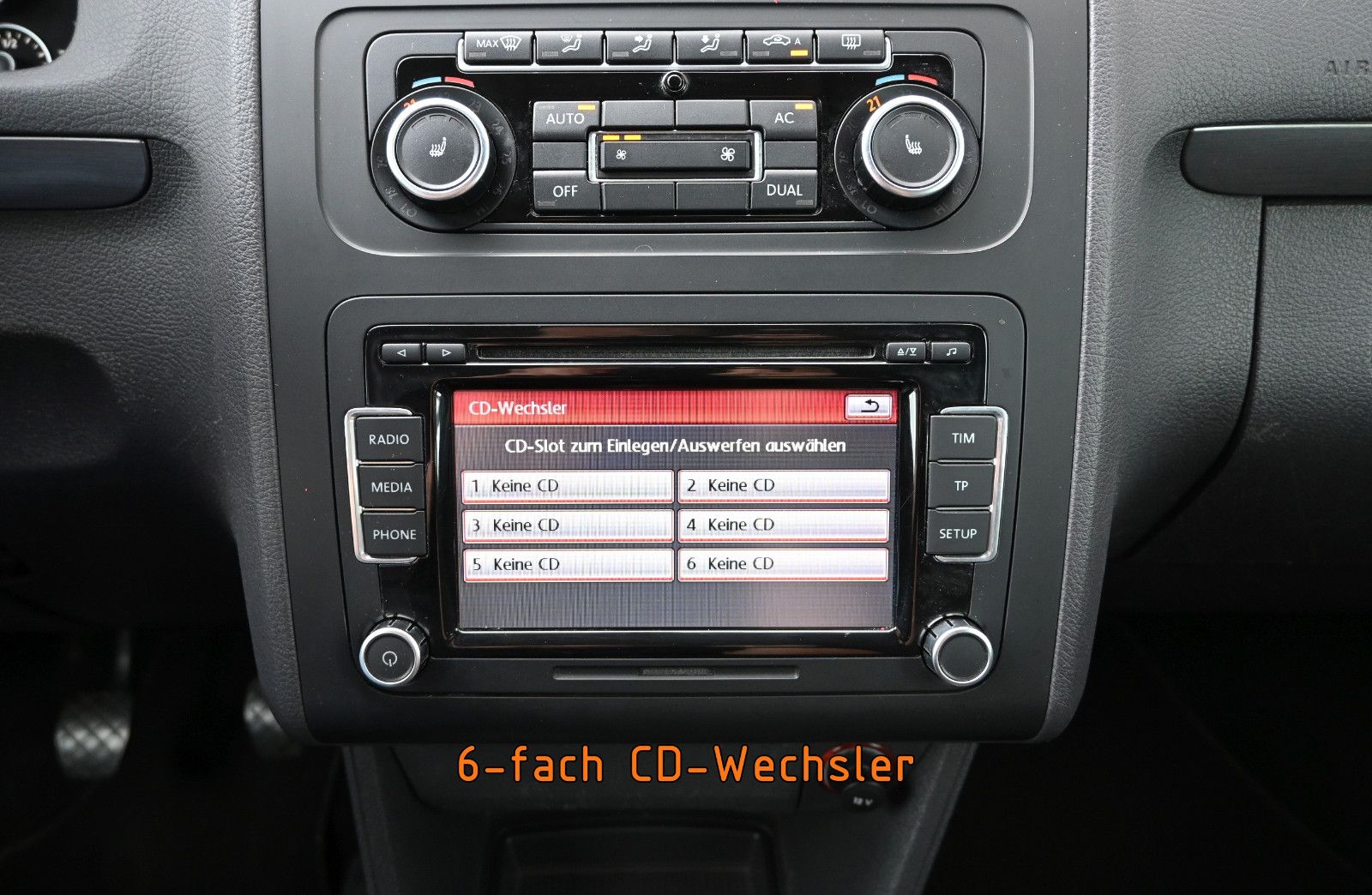 Fahrzeugabbildung Volkswagen Touran 1.6 TDI Comfortline °7-SITZE°KAMERA°02.28