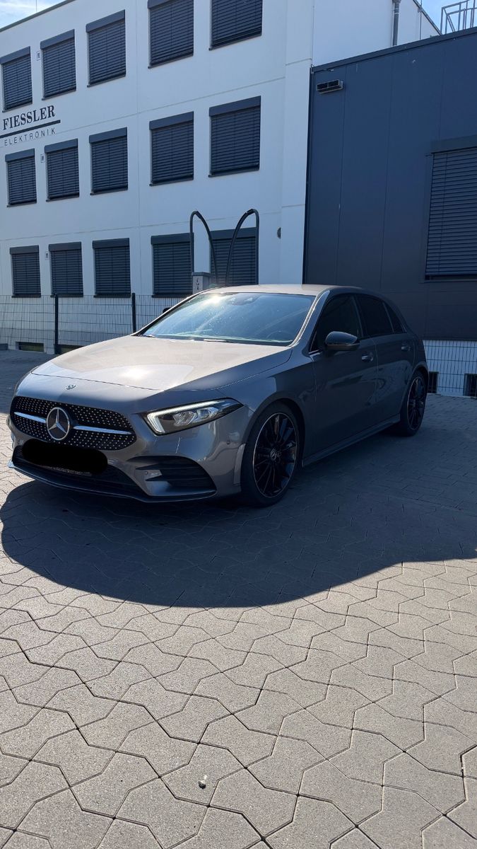 MERCEDES-BENZ A 220 4MATIC DCT -