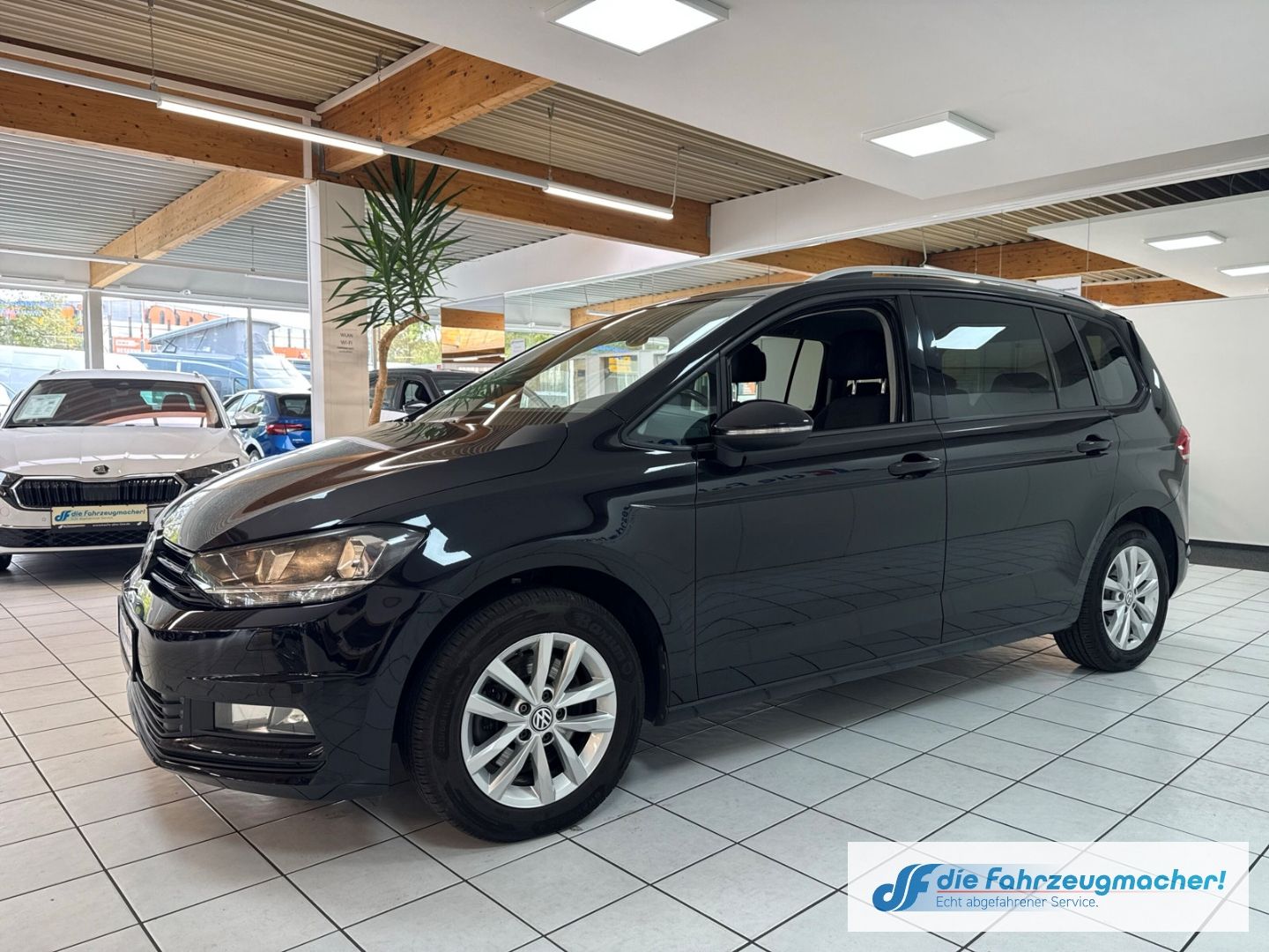 Fahrzeugabbildung Volkswagen Touran Comfortline 2,0TDi Navi Dyn. Kurvenlicht