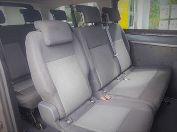 Bild 13 Opel Vivaro Kombi L 9 Sitzer