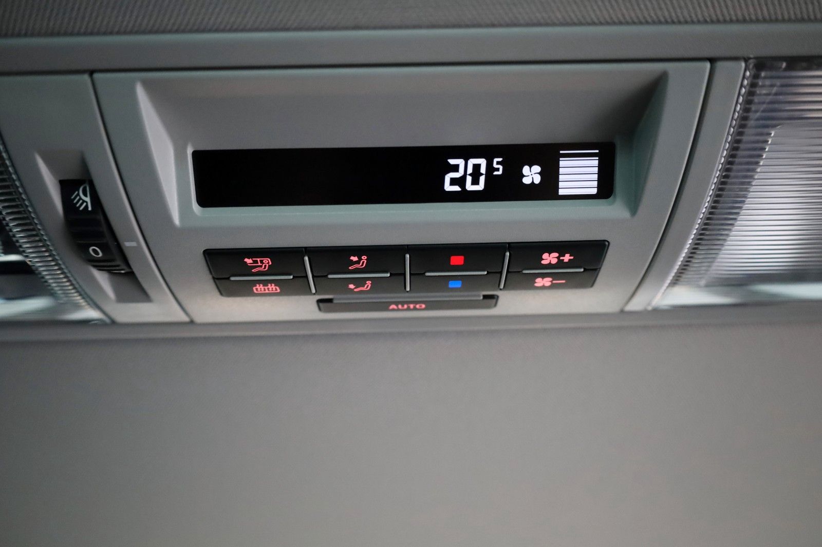 Fahrzeugabbildung Volkswagen T6 Multivan Trendline ACC,SH,PDC,AHK,Allwetter