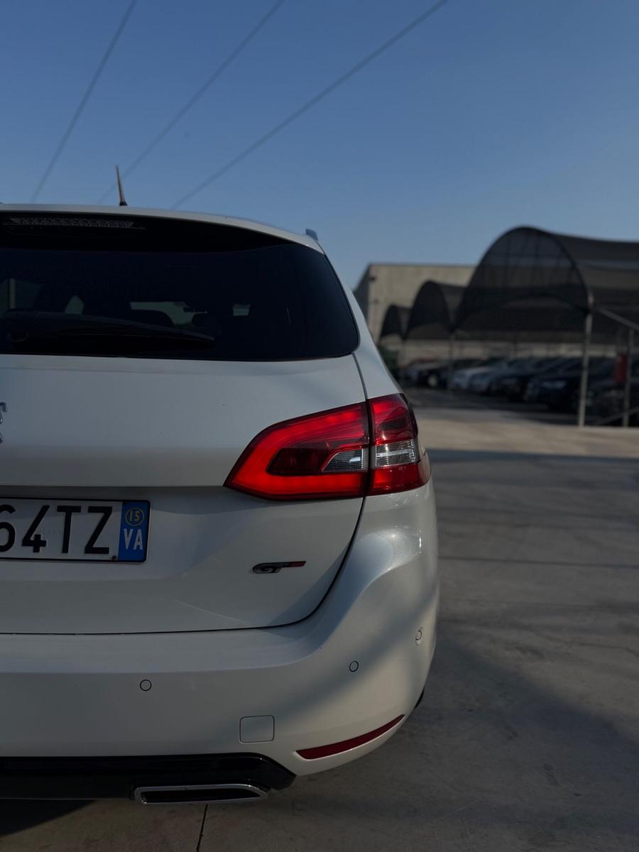 Peugeot 308 2015 — фото 9