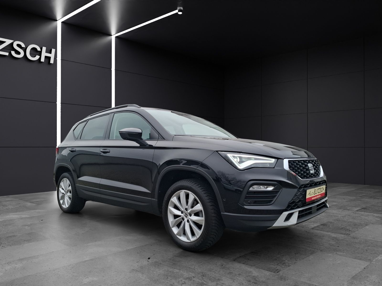 Fahrzeugabbildung SEAT Ateca TSI Style DSG LED Navi AID ACC Park-Assist
