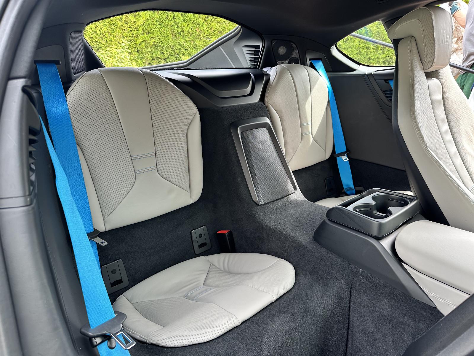 BMW i8 Pure Impulse Vollled., HUD, Harm./Kardon, 20"