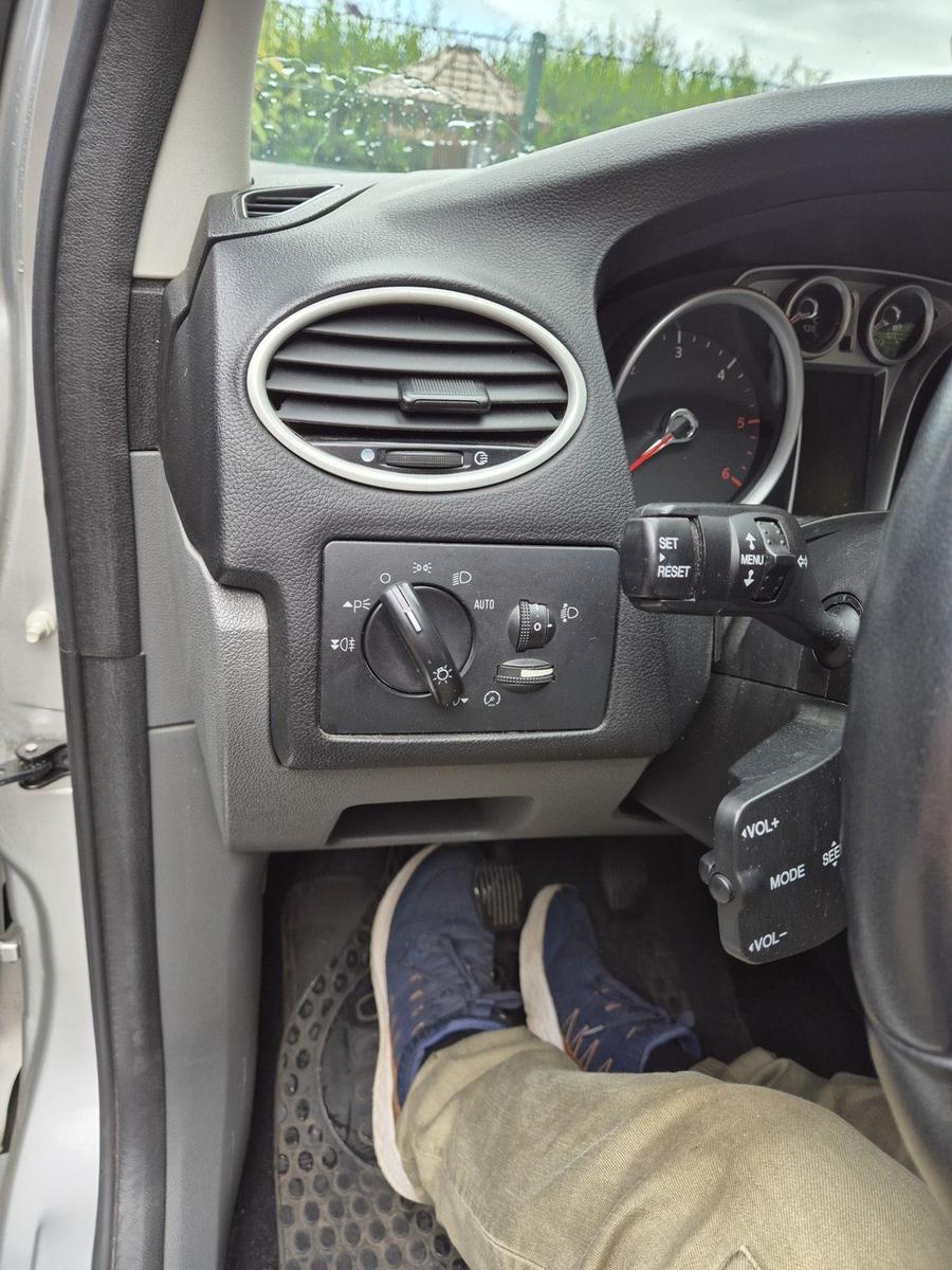 Ford Focus 2009 — photo 5