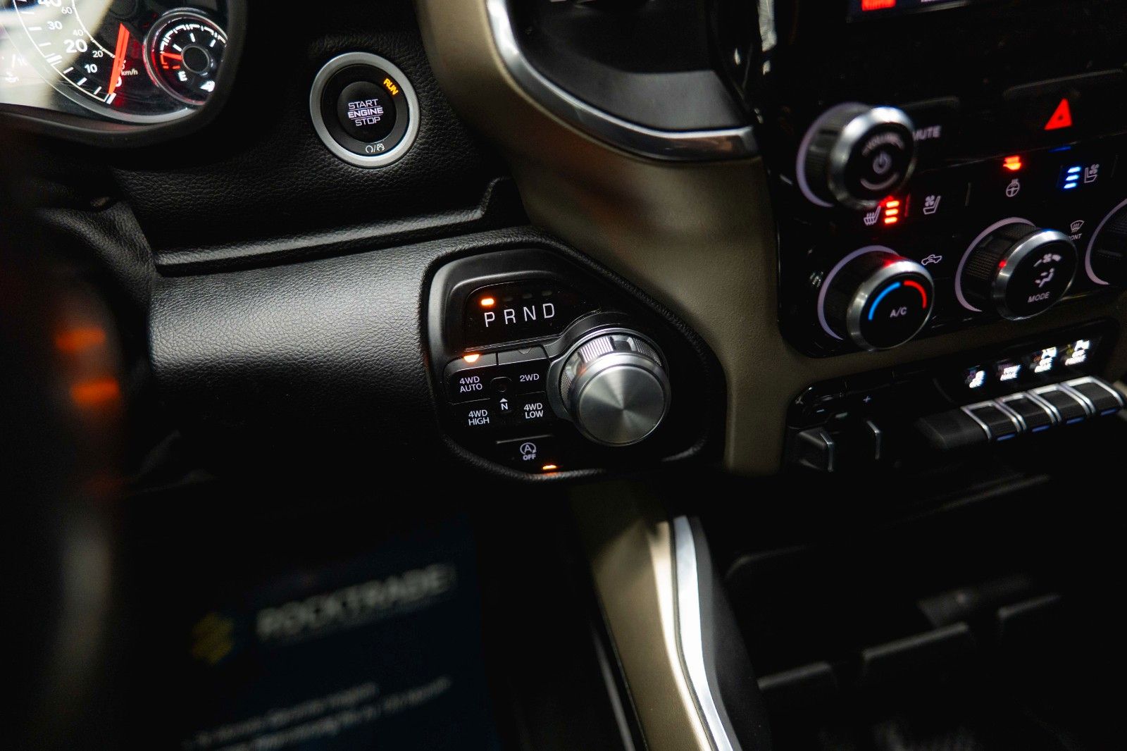 Fahrzeugabbildung Dodge RAM 5.7 V8 HEMI 4x4 LARAMIE Offroad Night LED