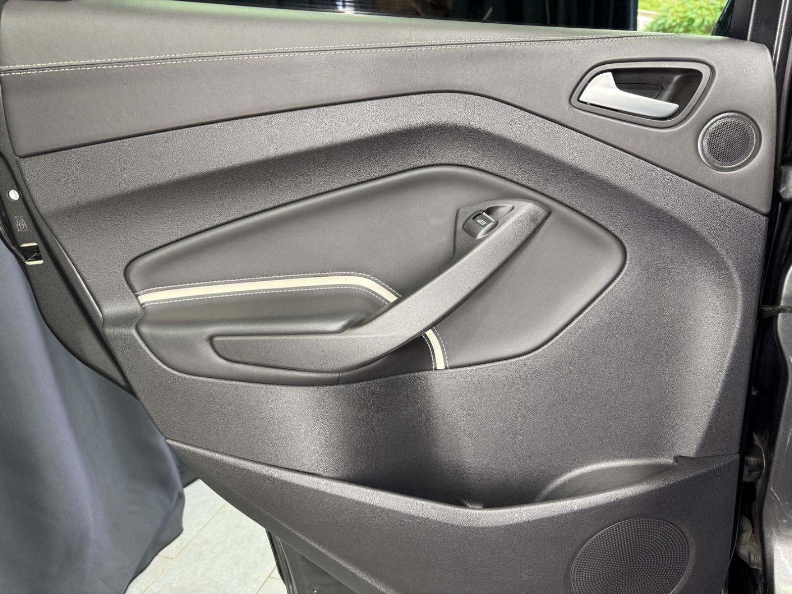 Fahrzeugabbildung Ford Kuga Vignale|SONY|AHK|NAVI|LEDER