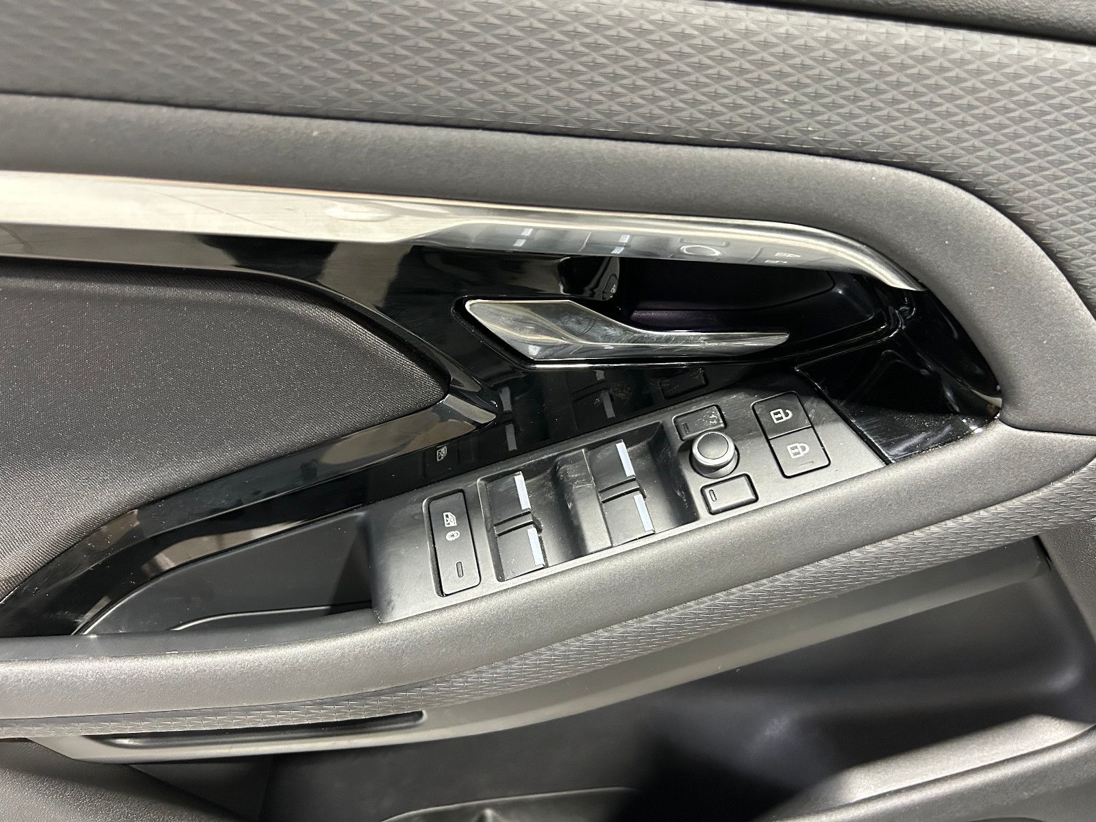 Fahrzeugabbildung Land Rover Range Rover Evoque Basis/PANO/APPLE/KAMERA/TEMPO
