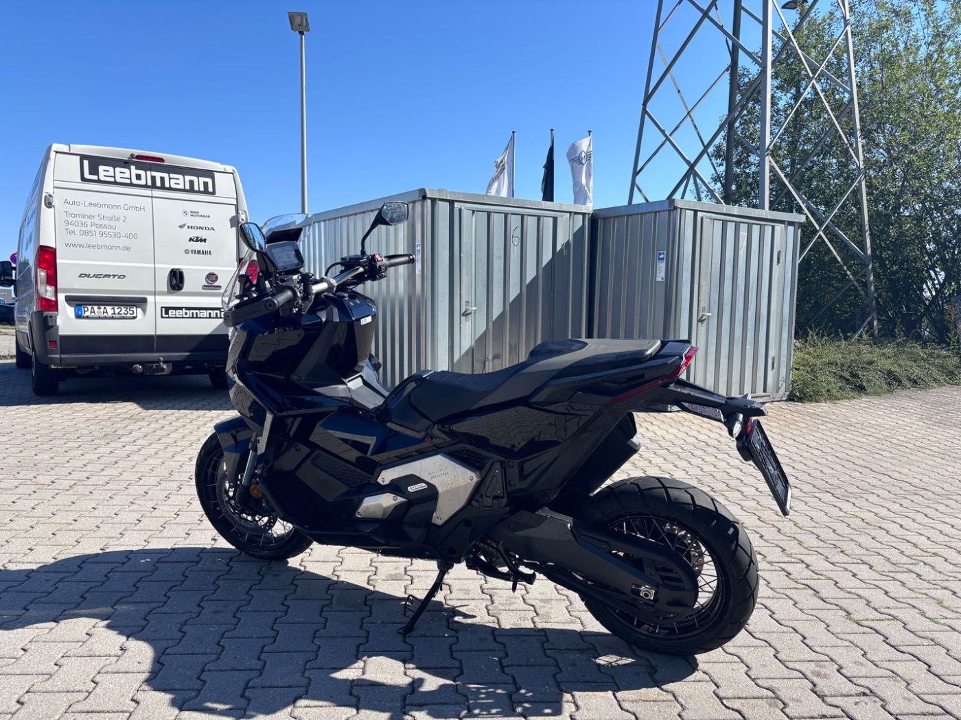 Fahrzeugabbildung Honda ADV 750 - X-ADV 2026, Griffheizung, Zubehör,