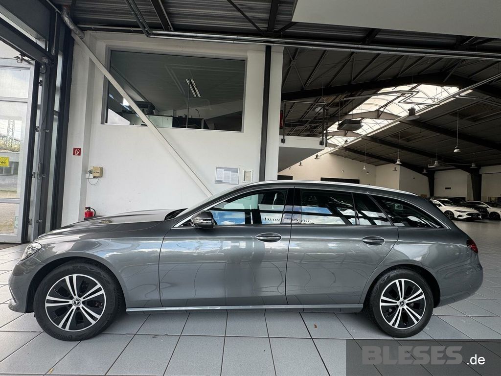 MERCEDES-BENZ E 220 – Bild 4