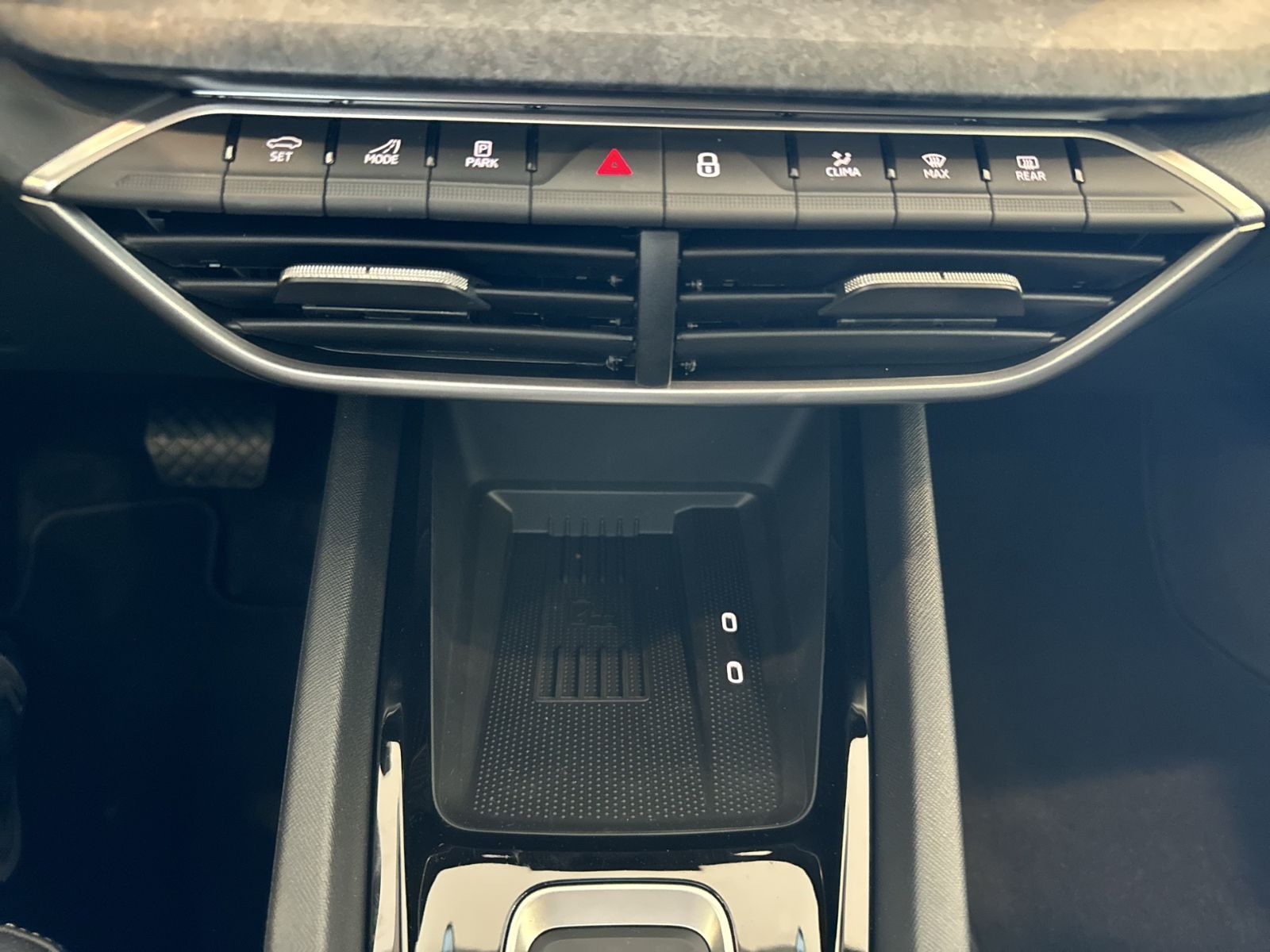 Octavia Combi Ultimate Schwarz 2.0 TDI, AHK, PAN