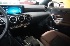 Fahrzeugabbildung Mercedes-Benz A 200 D PROGRESSIVE DCT NAVI/LED/KAMERA/SHZ/DAB+