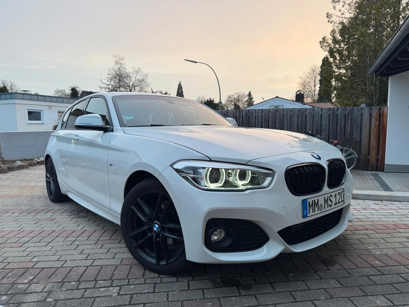 BMW 120d M Sport Paket &amp; 8fach bereift Letztes Angeb