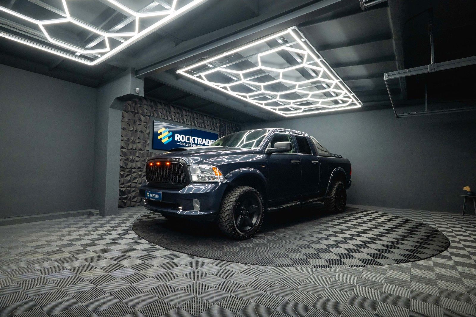 Fahrzeugabbildung Dodge RAM 3.6 V6 4x4  LONGBED Offroad *LPG*6 Sitze*