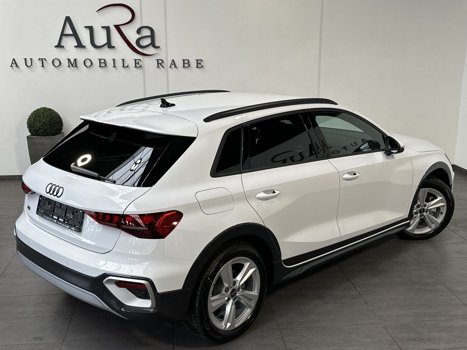 Fahrzeugabbildung Audi A3 35 TFSI allstreet NAV+LED+SONOS+17ZO+ACC+1HD