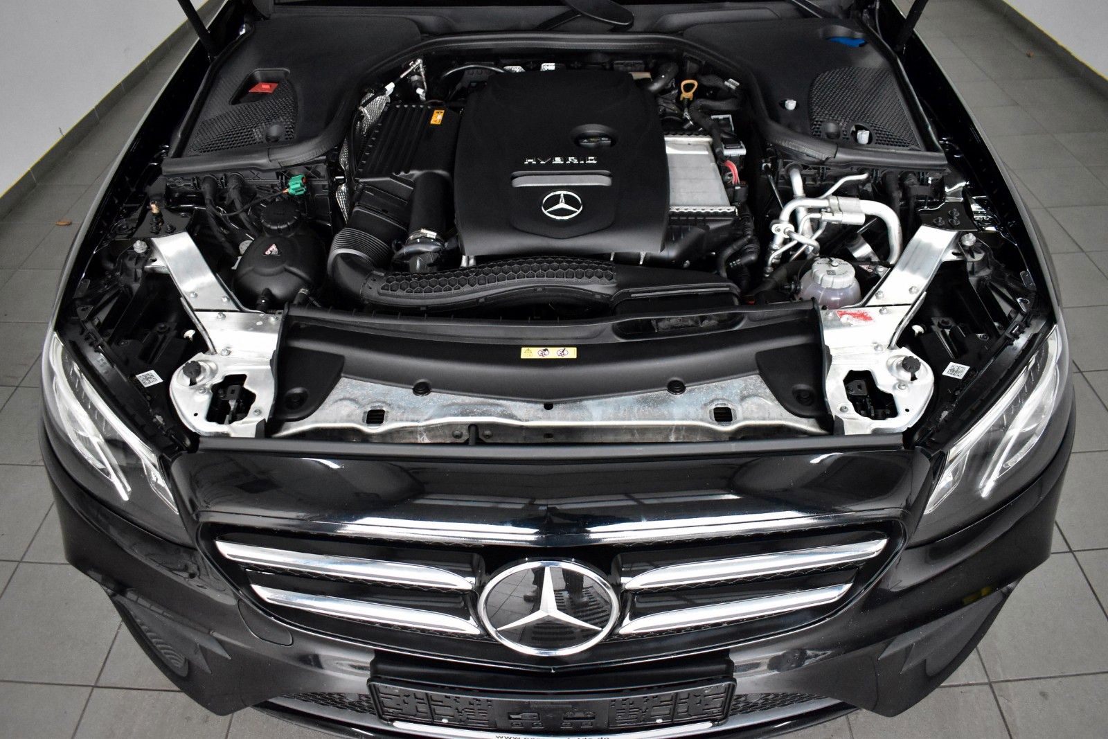 Fahrzeugabbildung Mercedes-Benz E 350e AMG Line,Leder,Navi,LED,HUD,Panor,360°+WR