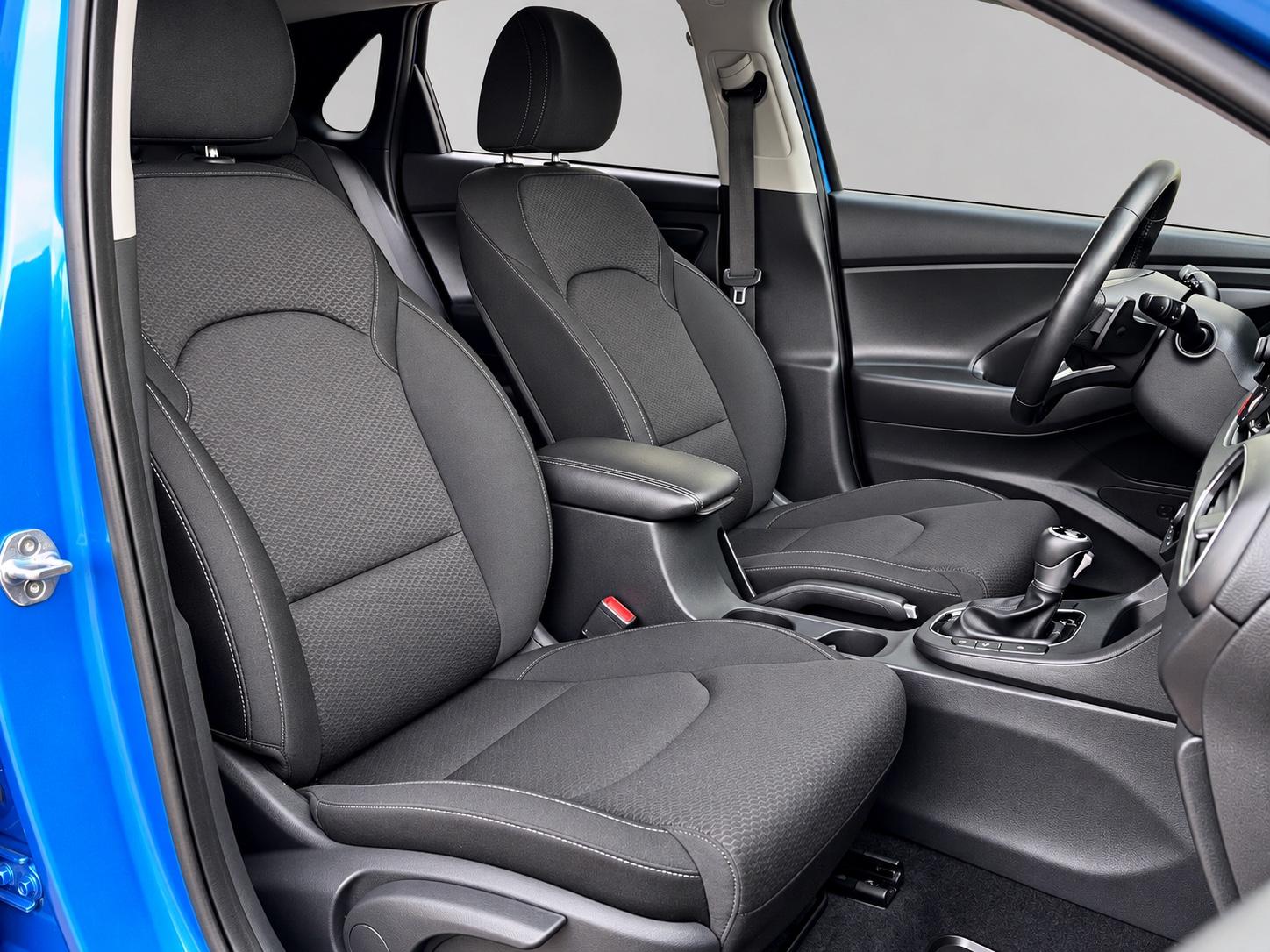 Hyundai i30 1,4 AUTOM. NAVI SITZHEIZ.SCHECKHEFT GARANTIE