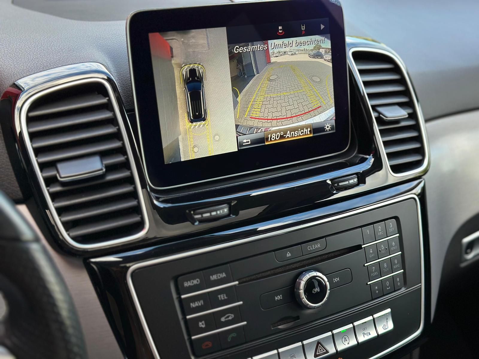 MERCEDES-BENZ GLE500 AMG 4M* LED#PANO#360#AHK#4xSHZ#ACC#SPUR - Image 23