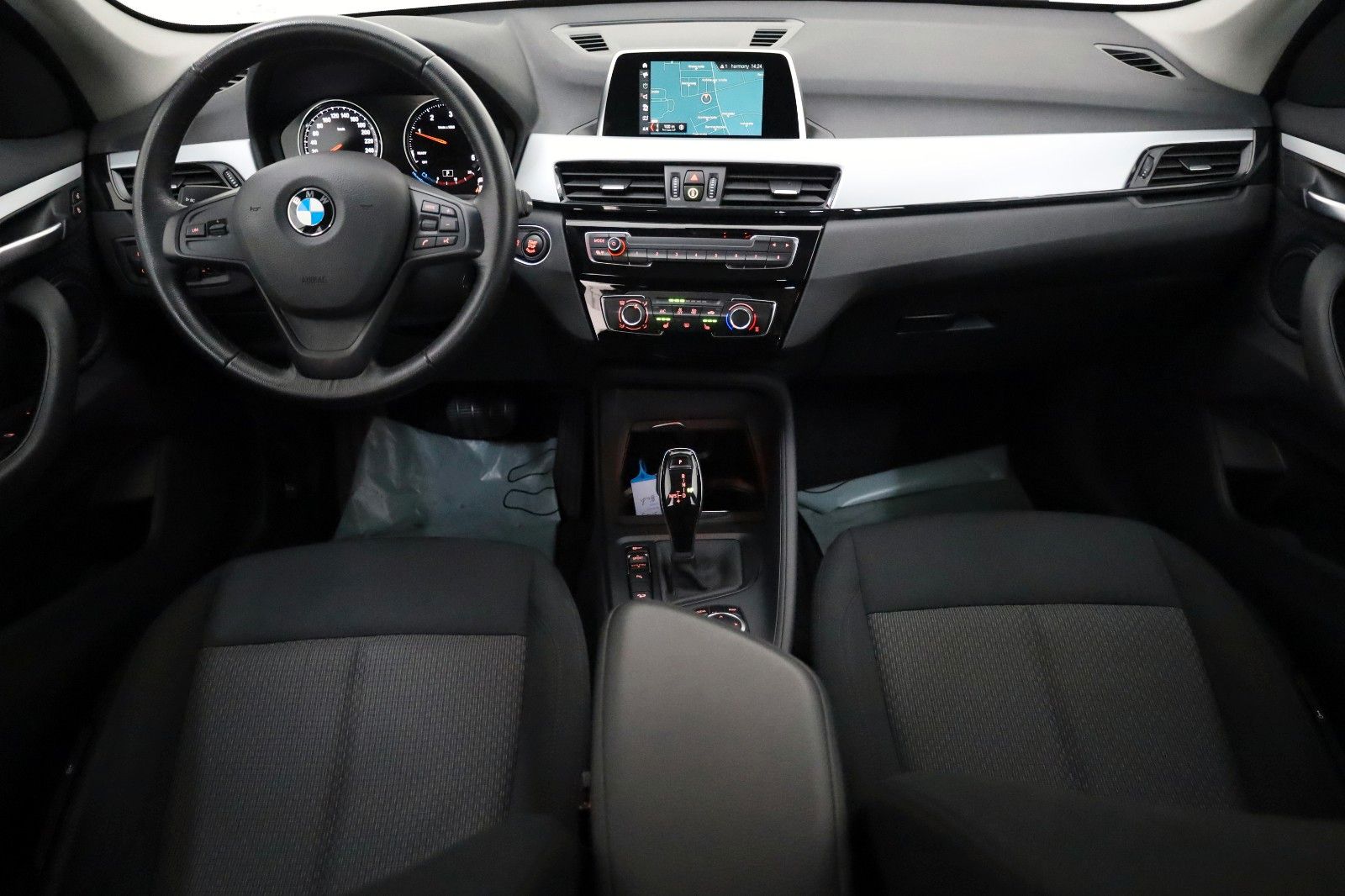 Fahrzeugabbildung BMW X1 xDrive 18dA Navi,SH,PDC,SR+WR