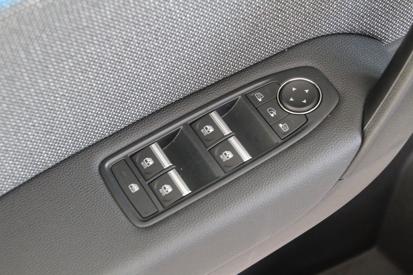 Fahrzeugabbildung Mitsubishi Grandis 1.8 HEV Intro Edition