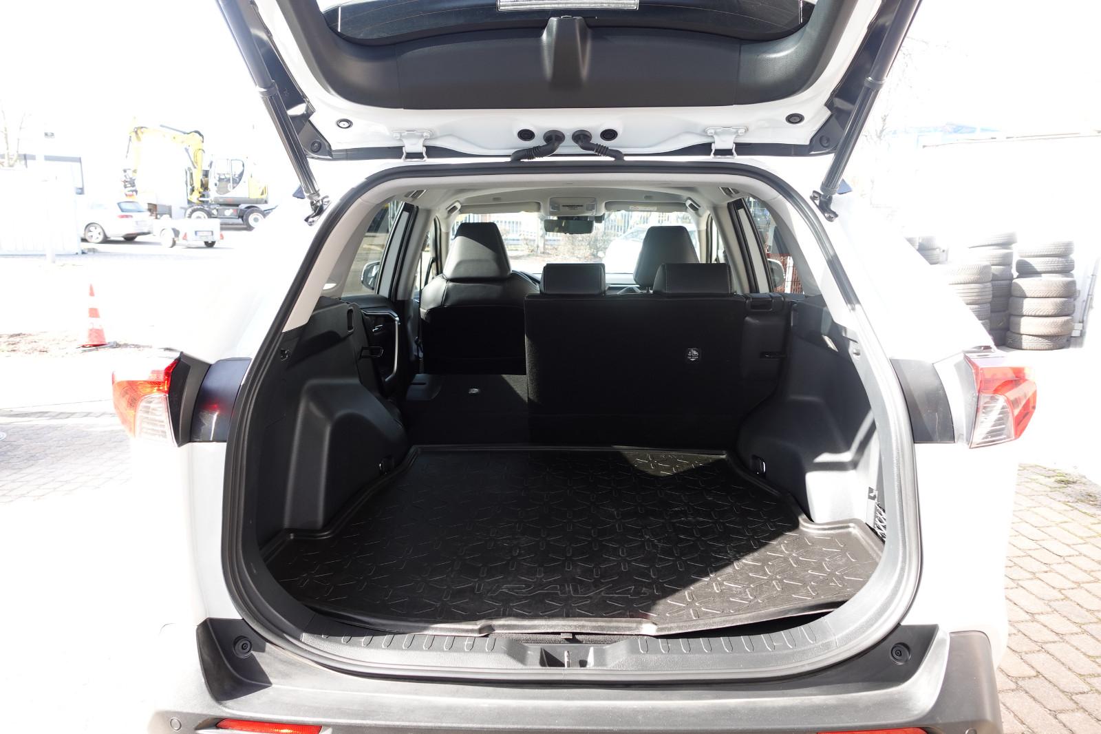 Toyota RAV 4 2.5 Hybrid Lounge Allrad 5J Garantie