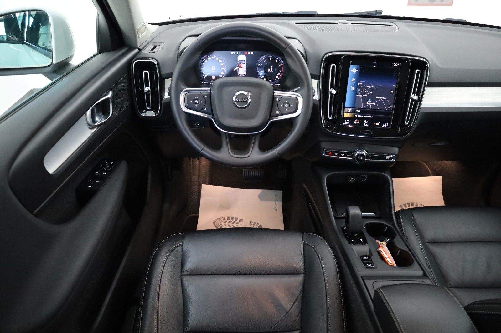 Fahrzeugabbildung Volvo XC40 Momentum Pro Leder,Navi,LED,360° Kamera,SH