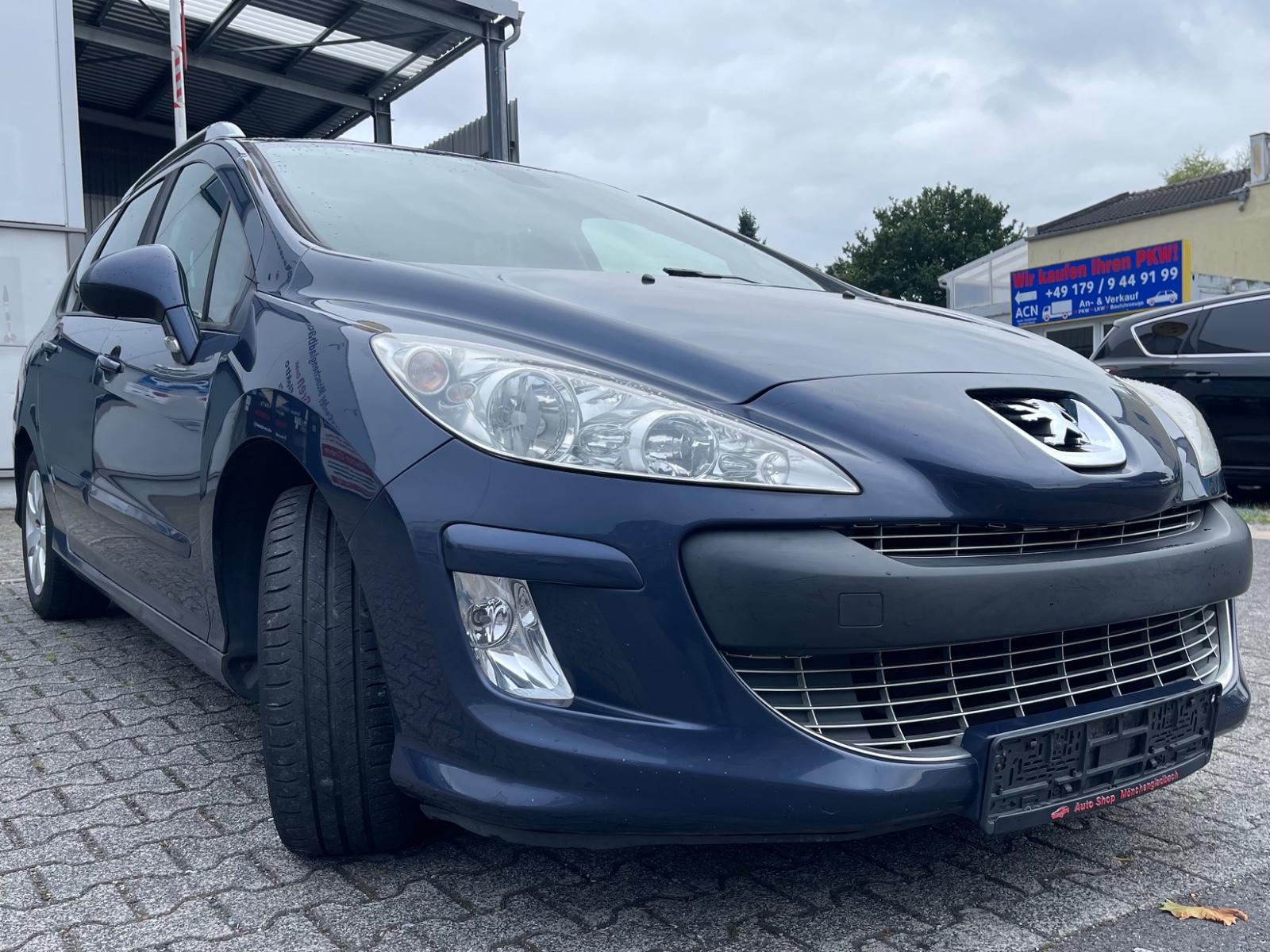 Peugeot 308 2009 — салон