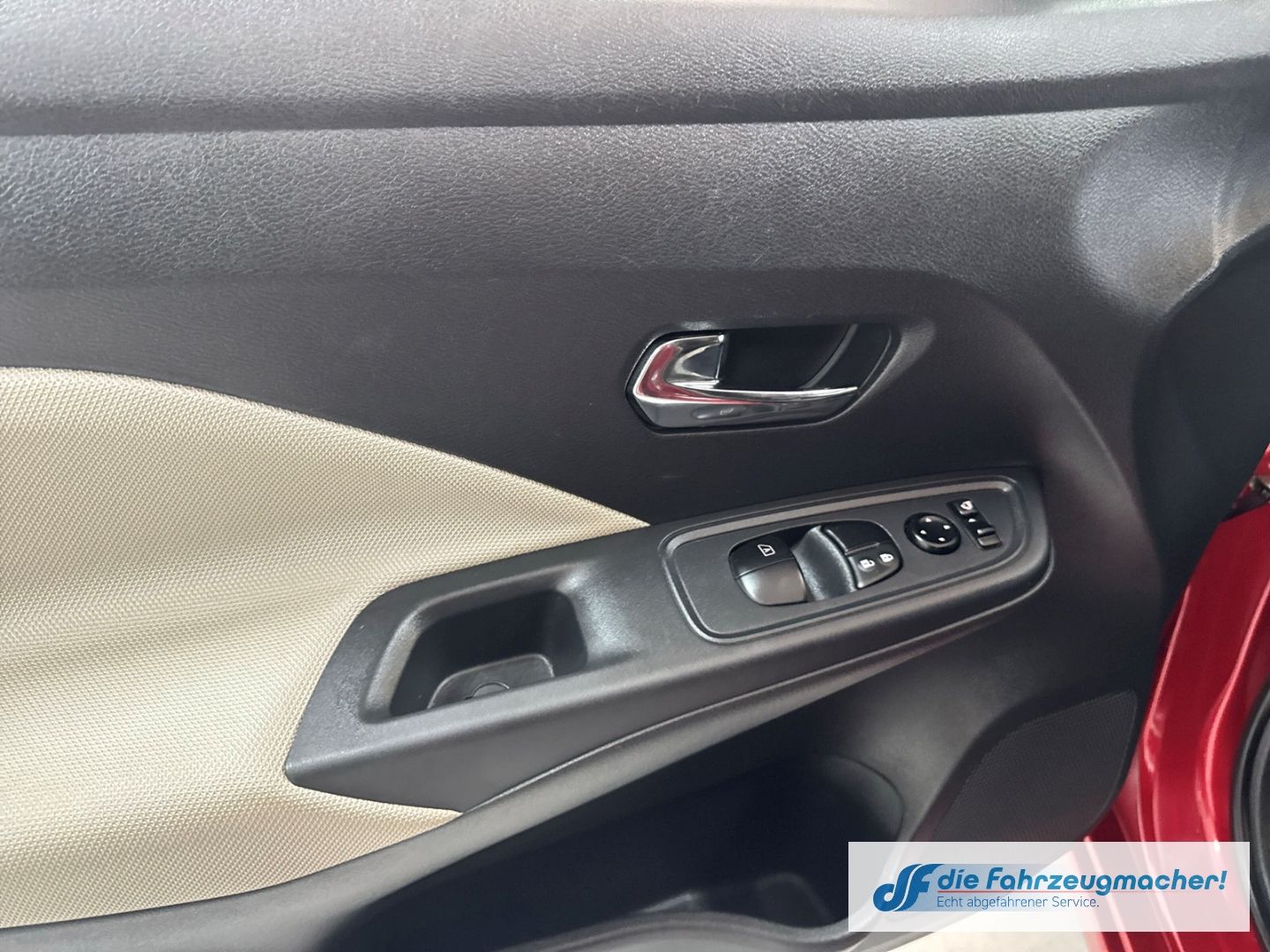 Fahrzeugabbildung Nissan Micra N-Connecta Navi DAB Ambientebeleuchtung SH