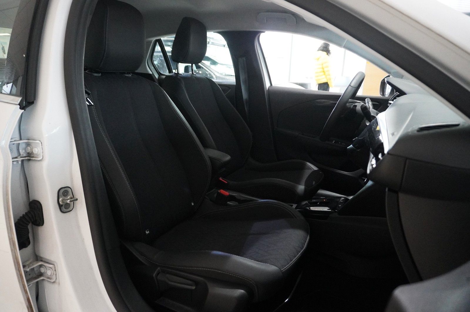 Fahrzeugabbildung Opel Corsa F 1.2T ELEGANCE NAVI/LED/KAMERA/VIRT/SPORT